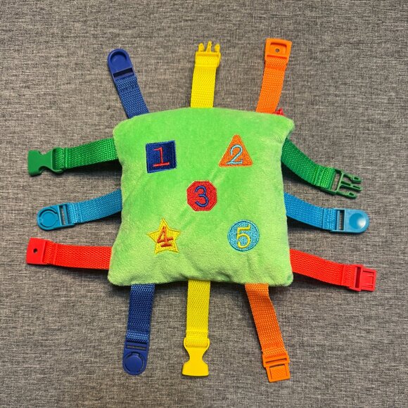 BUCKLE TOYS - "Buster Square" Soft square pillow w/ 6 kid-friendly buckles - Picture 3 of 8